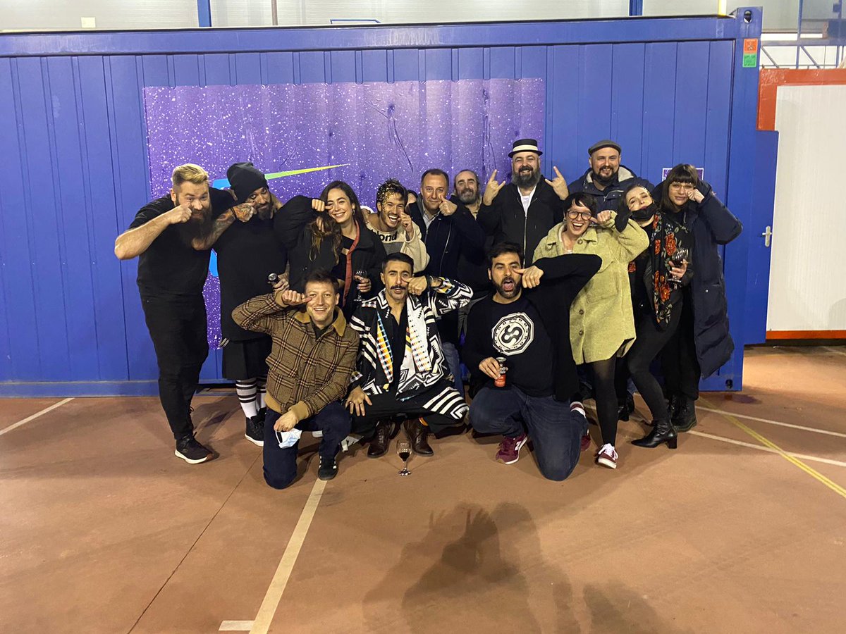 Pues... ...A la calle de la llorería.
Felices.
#BenidormFest #ElFestivalQueQuieres