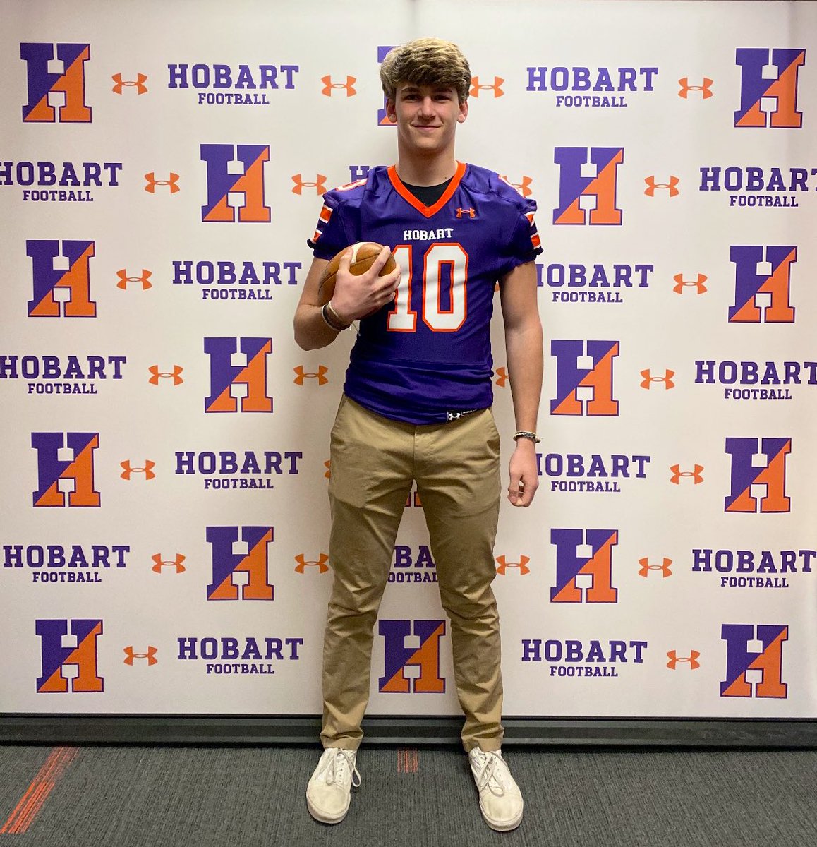 anthonyruscetta's tweet photo. After a great visit today, I’m thankful to receive an official offer from Hobart College. Huge thanks to @Coach_DeWall for this amazing opportunity! https://t.co/e5wNuyiDKR