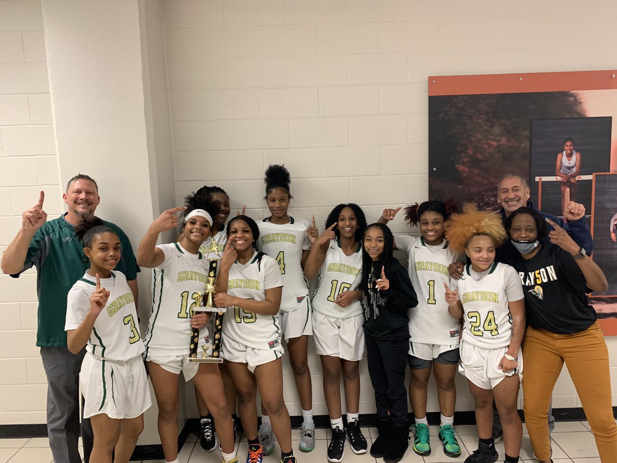 slater_coach's tweet photo. Down 5 late in the fourth and #BatchsBunch pull it out! 9th grade champions! #LadyRams #2025Beware https://t.co/buttM3xkiU