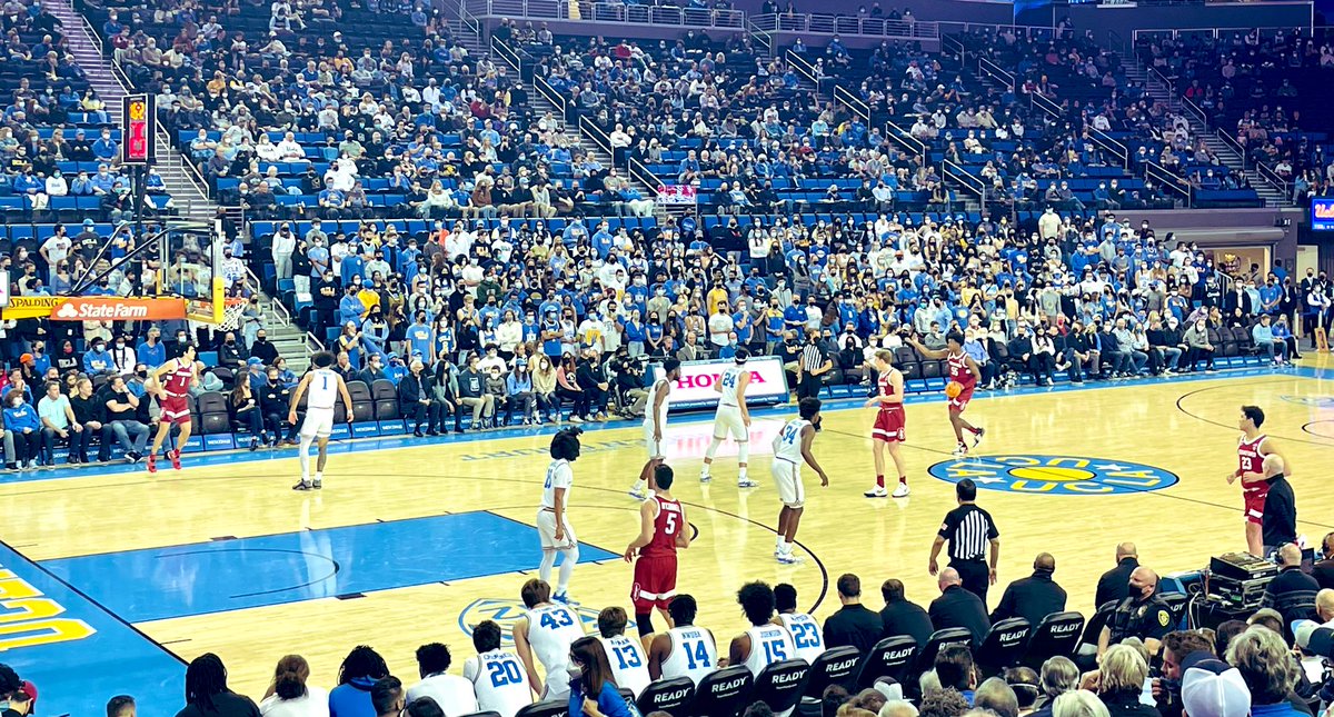 Whizzer89's tweet photo. UCLA v Stanford https://t.co/aI0uxHMyBT