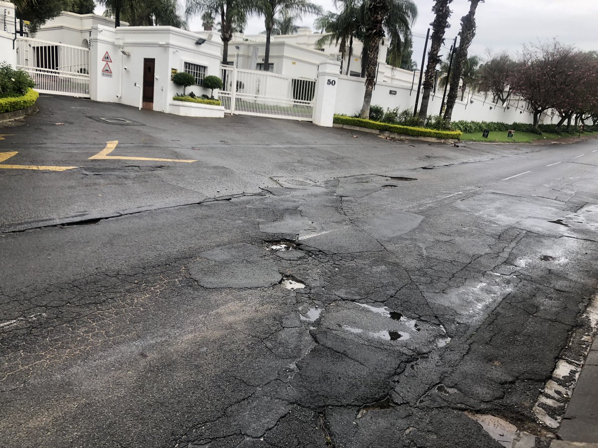 RobynOzinsky's tweet photo. @MyJRA @JHBWater @LyndaShacks @CityofJoburgZA Morning all, any update on this ref - potholes growing nicely! 💦 https://t.co/AO8EFcjd9c