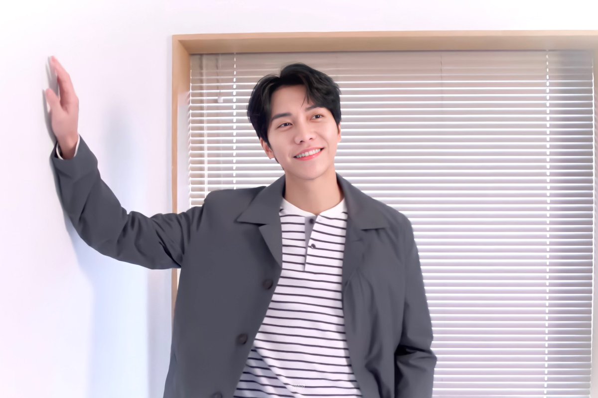 that sweet smile and candy eyes 😳
-
#LeeSeungGi #이승기