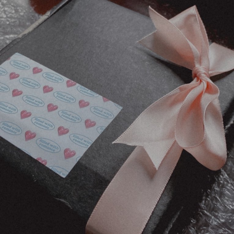 mostlysunoo's tweet photo. [ 💌 #mostlysunoomails ] 

— care package has arrived ! thank you, @mincloudz !! and ofc, @jkssi97 🥺 thank you so much for sending me a care package. you made my day ♡

꒰ #cloudzfeedbacks ꒱ https://t.co/1iNNJ65rMu