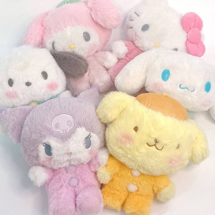 sanriodaily's tweet photo. fluffy sanrio plushies 💫 https://t.co/3brUlYl7QS