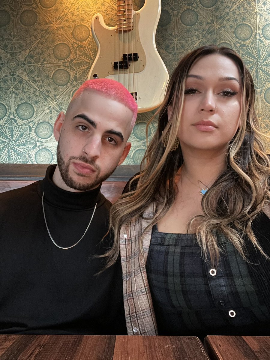 clbnne4's tweet photo. Name a more iconic duo https://t.co/0Hi0Yc822M