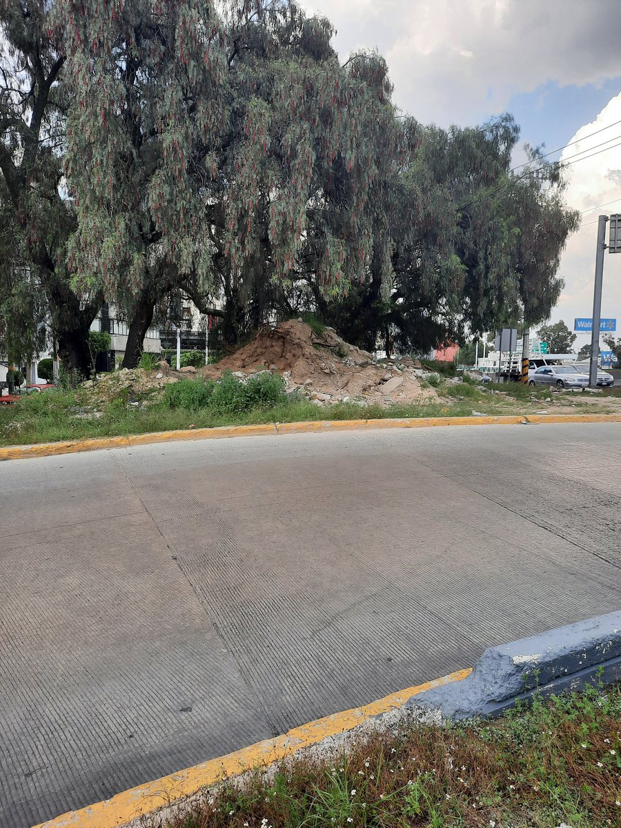 CarlosVSSB's tweet photo. @GobNau @SoyNaucalpan @SateliteColonos , Satélite TIERRA DE NADIE (3) https://t.co/kBxB02E1IT