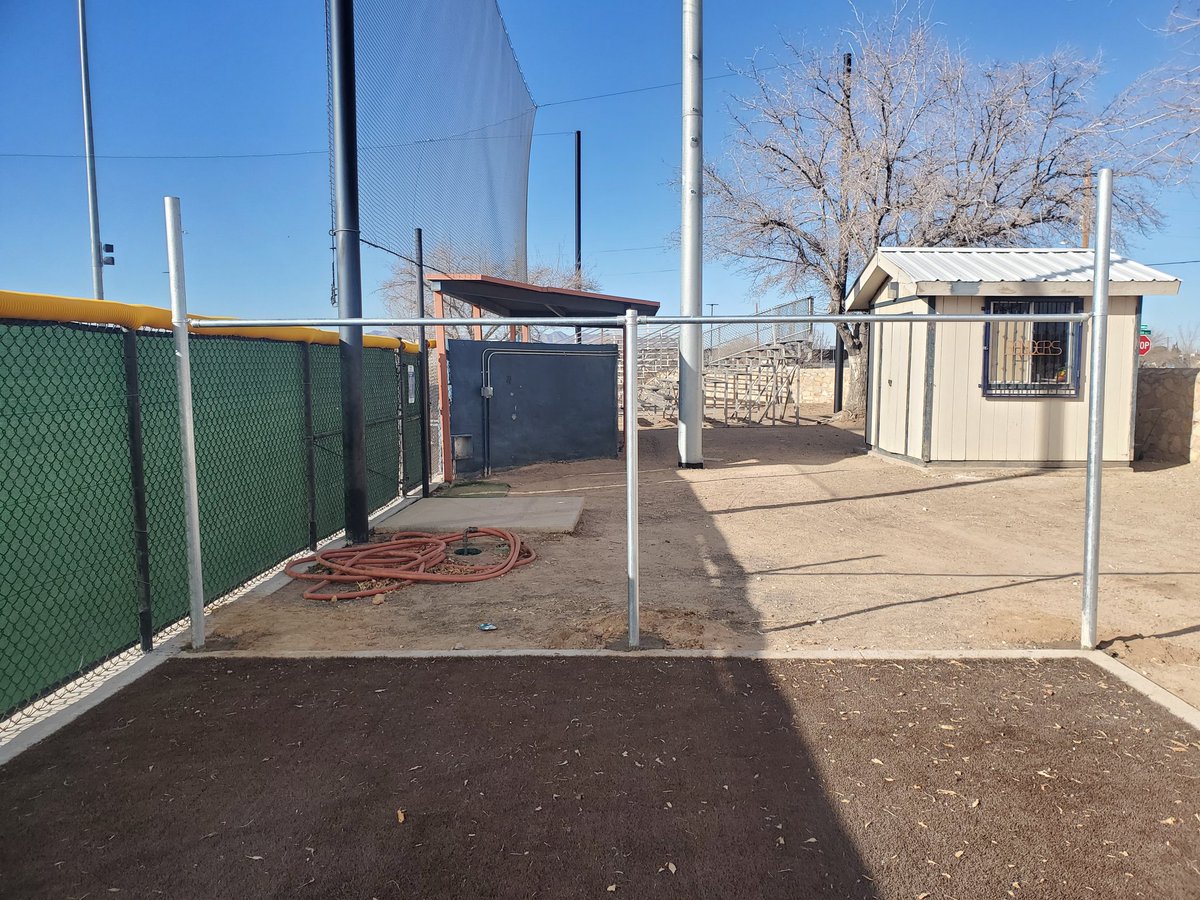 bgg13's tweet image. New addition to the @SoftballRanger1 Bull Pin. Providing protection during warm up. @CoachRecoder @MaribelMguillen @xenaquintana #RangerPride #classof2002