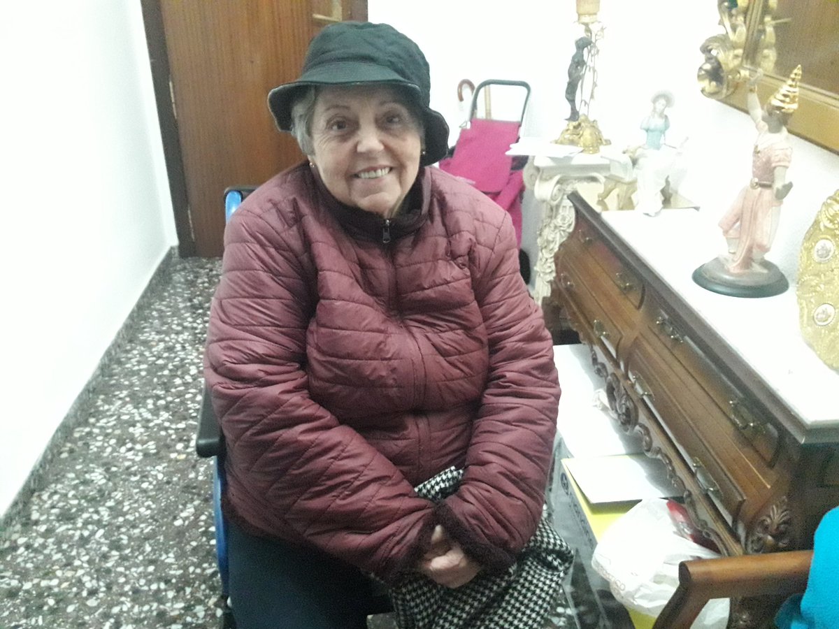 En la vida te encuentras a personas muy especiales que jamás deberían de desaparecer de tu lado.
Y en mi caso mi madre una gran mujer, excelente persona y magnífica madre hoy me ha dejado. Tras luchar como nunca, como la gran luchadora que era, el ictus ha acabado con ella.