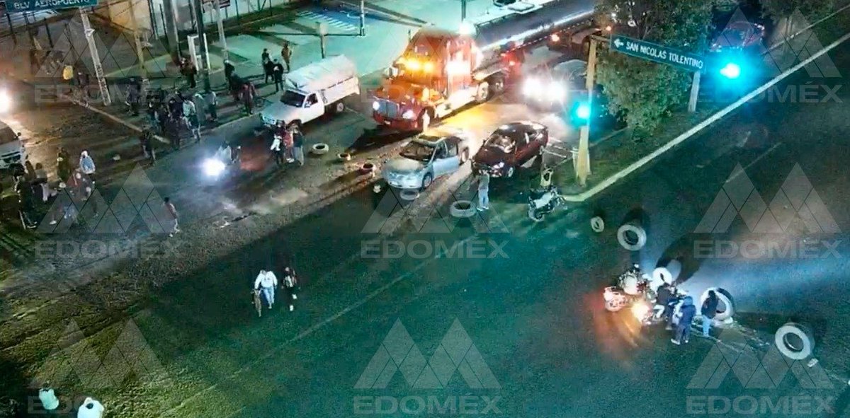 C5Edomex's tweet photo. #AlMomento 🕒 || La @SS_Edomex a través del @C5Edomex informa: #BloqueoDeVias ambos sentidos derivado de un grupo de personas sobre Carretera Toluca-Naucalpan, Blvd. Aeropuerto, Col. San Mateo Otzacatipan #Toluca 🚧, #AfectaciónVial 🚗de 2.44 km dirección norte y 1.54 km al sur. https://t.co/xGLasdbc5n
