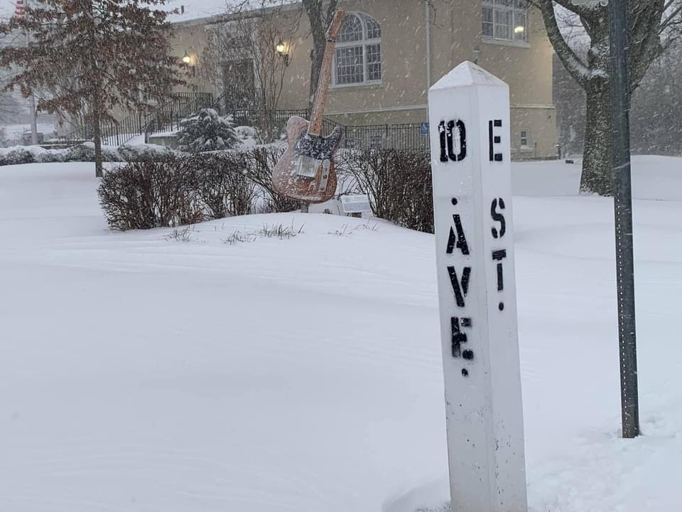 Well it’s an official “Tenth Avenue Freezeout”…. 🥶🎸🎷
<a href="/backstreetsmag/">Backstreets Magazine</a> <a href="/springsteen/">Bruce Springsteen</a> #EstreetBand
