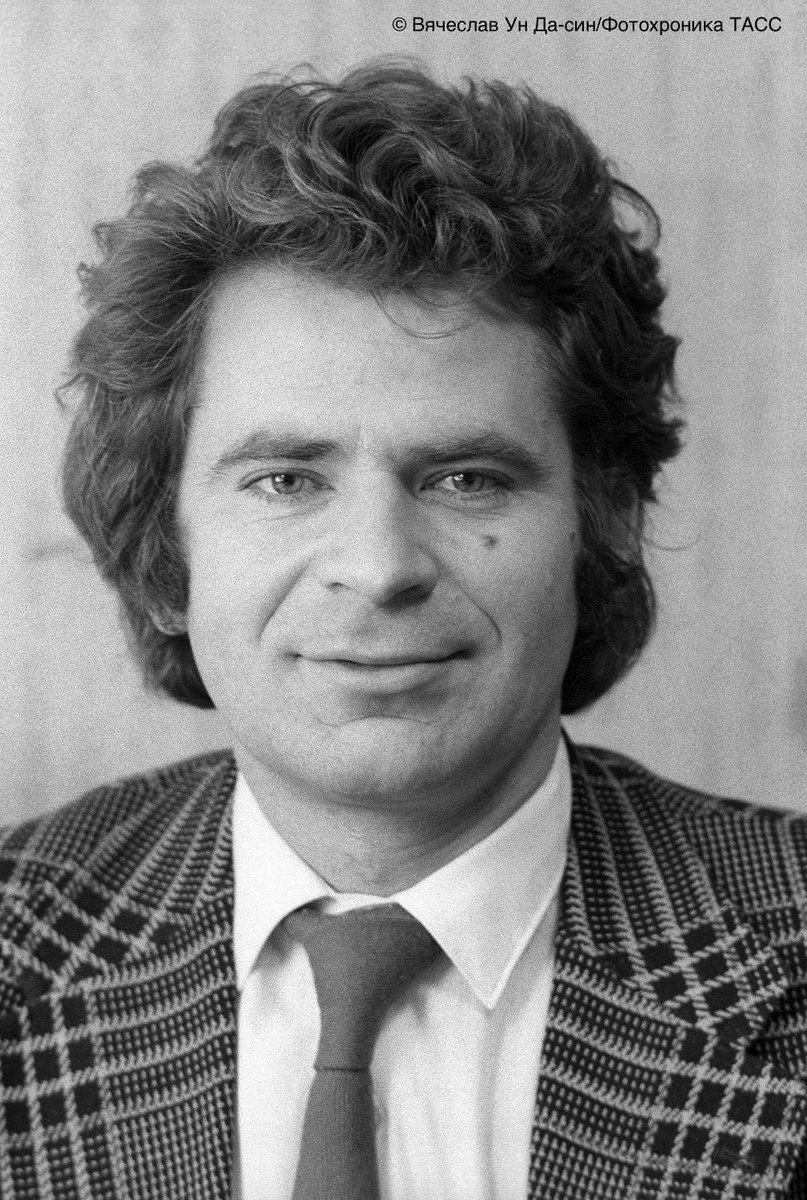 RusEmbSriLanka's tweet image. 🍾Today, Soviet-#Russian chess Grand Master, the tenth World Chess Champion🏆 (1969-1972), Boris #Spassky celebrates his Birthday!🎂

♟️Spassky’s style is characterized by an almost perfect adaptability to the situation in the game

☝️He is the oldest living former world champion