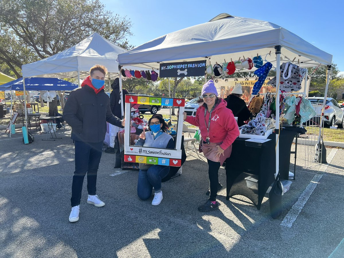 DilmaZambrano_'s tweet image. Oh boy it was cold🥶, but nothing can stop us from spreading the word on our Fastest Fiber speeds and amazing Wireless discounts for new and existing customer! We definitely knocked it out of the park🙌🏼#FiberFLex #OneFLA #SignatureTime #sERve1st #WinAsOne #TeamWork