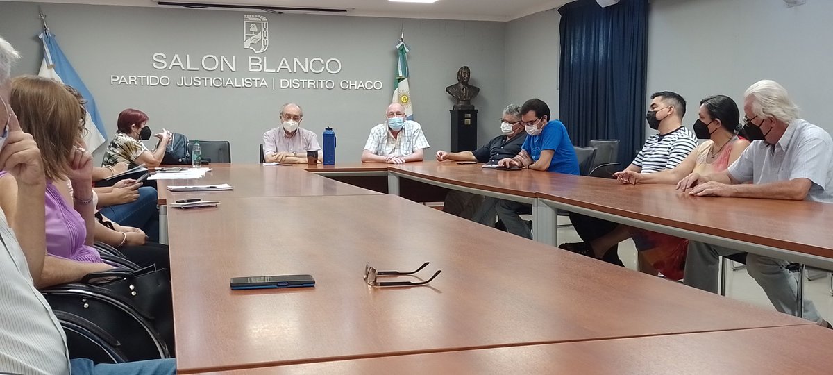 instituto_peron's tweet photo. Mantuvimos una  primer a reunión junto a los compañeros y compañeras que forman parte del Instituto de Capacitación Política Juan Domingo Perón para charlar y planificar una agenda de actividades a desarrollar en nuestra provincia durante este año. https://t.co/Qkb5aYFIyj