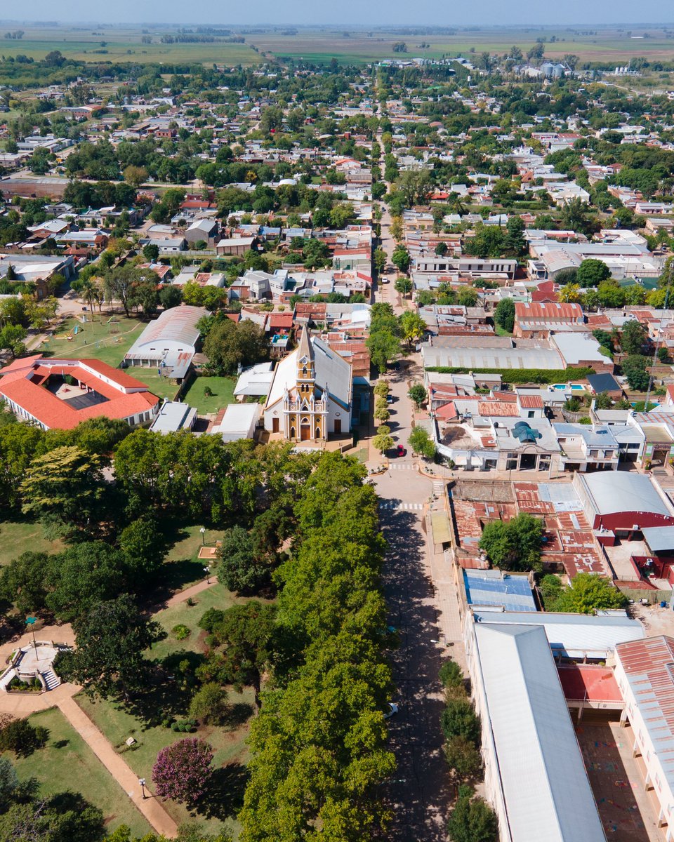 gui10road's tweet photo. SUIPACHA 🇦🇷 ciudad con ritmo de pueblo. Son 13 mil habitantes aprox. Casas bajas, muchos árboles, todo muy limpio y gente súper amable. Queda a 148 km de CABA. Acá tienen la Ruta del Queso 🧀. En este partido, visité el pueblo de Gral. Rivas, que se llega con ruta asfaltafa https://t.co/zO3eQyRJVK
