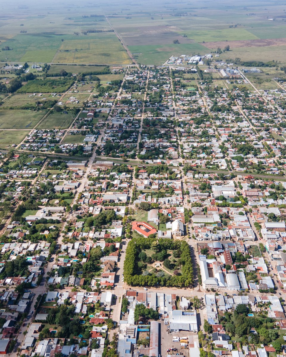 gui10road's tweet photo. SUIPACHA 🇦🇷 ciudad con ritmo de pueblo. Son 13 mil habitantes aprox. Casas bajas, muchos árboles, todo muy limpio y gente súper amable. Queda a 148 km de CABA. Acá tienen la Ruta del Queso 🧀. En este partido, visité el pueblo de Gral. Rivas, que se llega con ruta asfaltafa https://t.co/zO3eQyRJVK