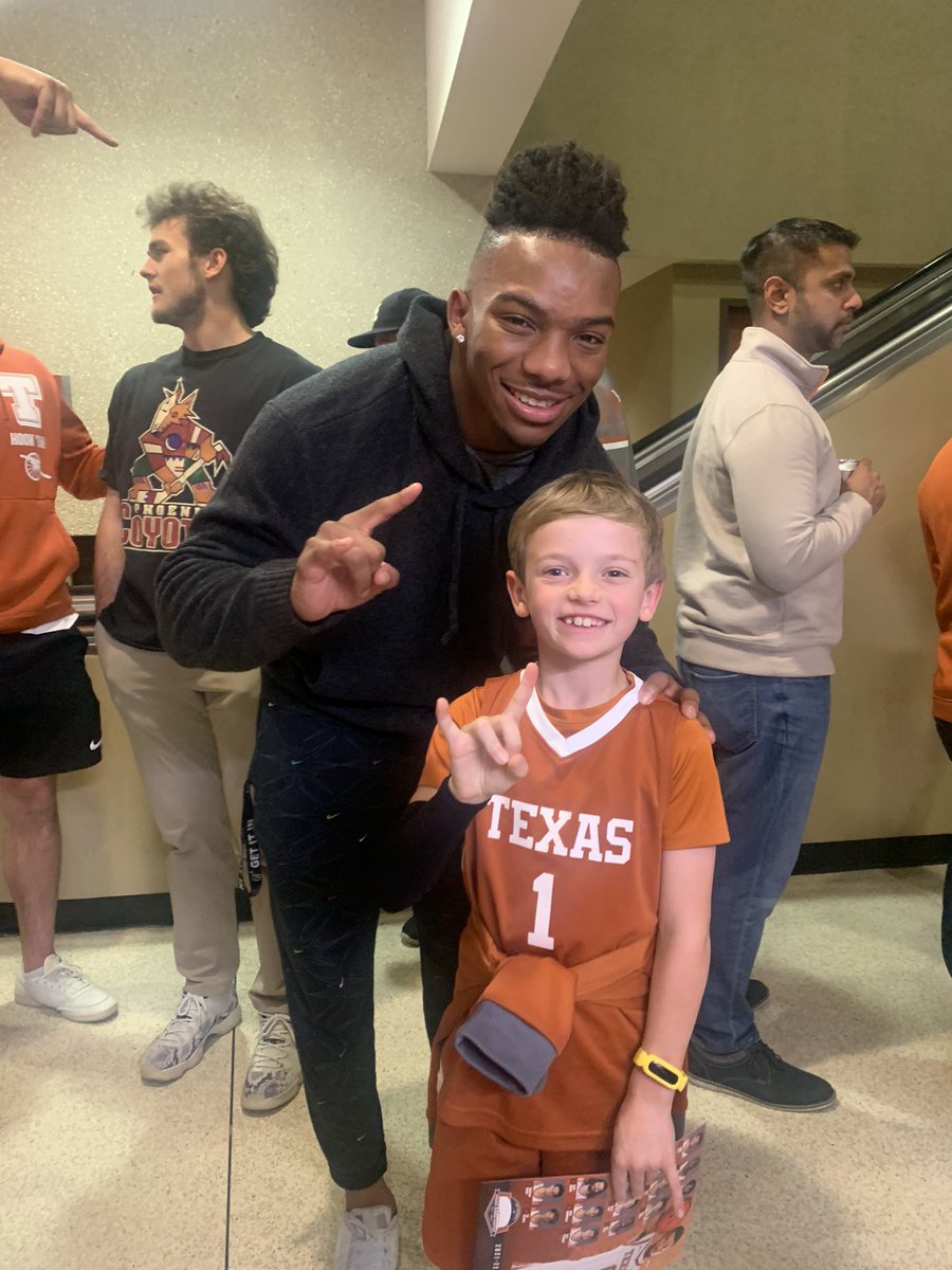 🤘🏼 <a href="/Bijan5Robinson/">Bijan Robinson</a> !!!! <a href="/TexasFootball/">Texas Football</a> in the HOUSE!!