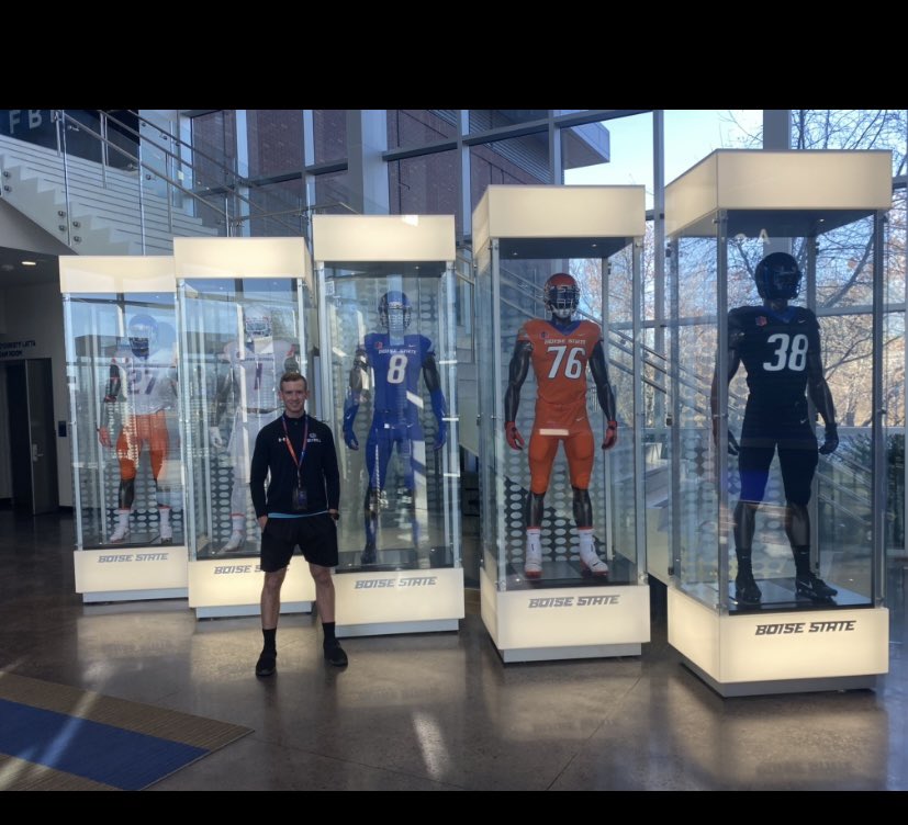 Thank you <a href="/Coach_Popp/">coachkellypoppinga</a> and <a href="/KbTheStable/">KB</a> for the official visit! Great program and coaches. Go broncos! #bleedblue  <a href="/BroncoSportsFB/">Boise State Football</a>