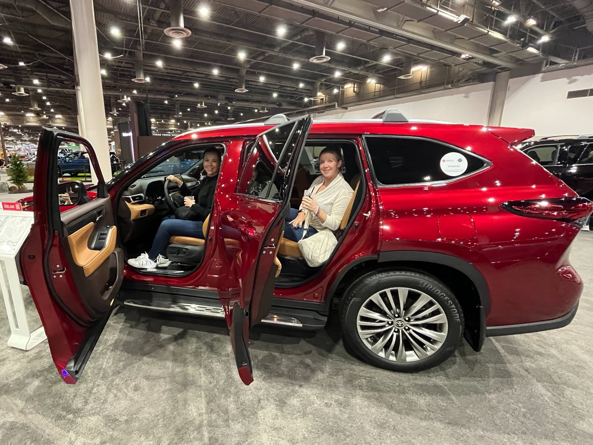 HoustonAutoShow's tweet image. Pile in and head down to the Houston Auto Show before it's too late! This year's show is a must-see with more interactive experiences than ever before!