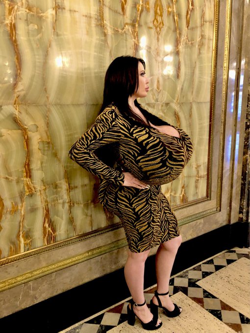 Went to see the stage production of Hairspray at The Fisher Theater.  I had an amazing time. https://t