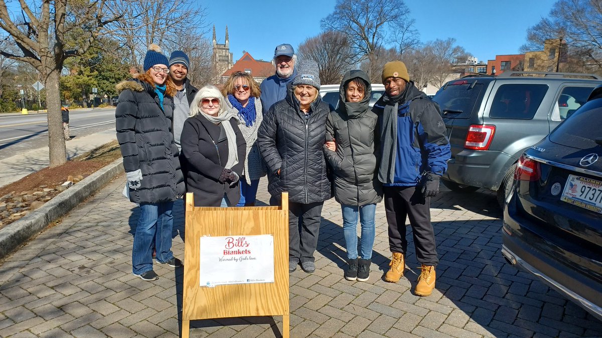 bills_blankets's tweet photo. Some pictures from today. It was very brisk. We gave out over 50 sleeping bags, toiletries, hats, scarves, and snacks. https://t.co/7ozUgmOFJ7