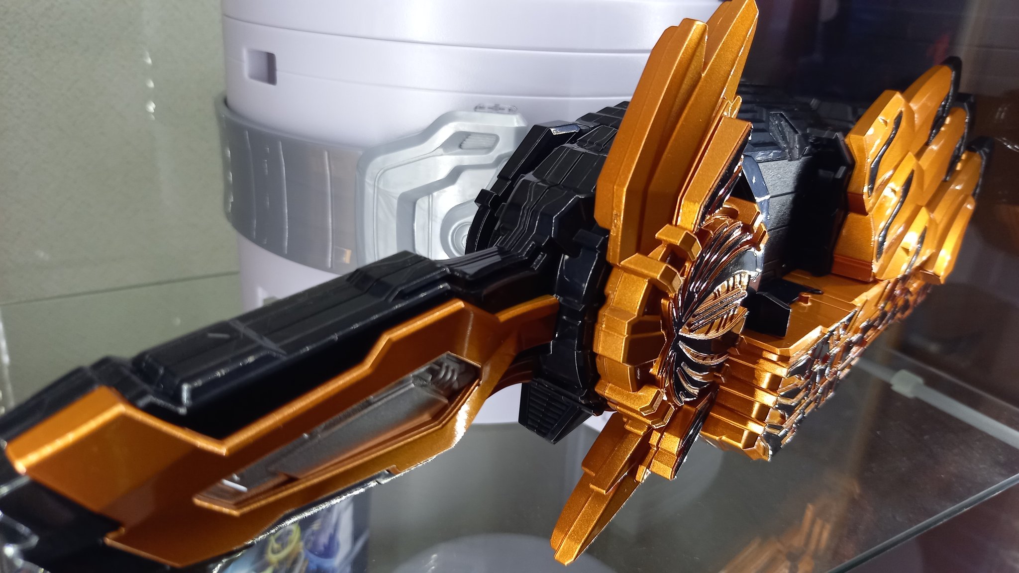 仮面ライダーセイバー　ベルト DX無銘剣虚無＆覇剣ブレードライバー　ファルシオン 仮面ライダーセイバー』ファルシオンの変身ベルト「DX無銘剣虚無