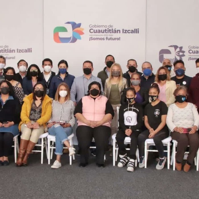 GobIzcalli's tweet photo. Tuvimos la 1a mesa de trabajo con 11 Org. y asociaciones civiles, con la final de formar vínculos de trabajo coordinado con la ciudadanía. 

Continuaremos trabajando con los representantes de las asociaciones de manera permanente para beneficio de todas y todos.

#SomosFuturo https://t.co/IipMM2v0tb