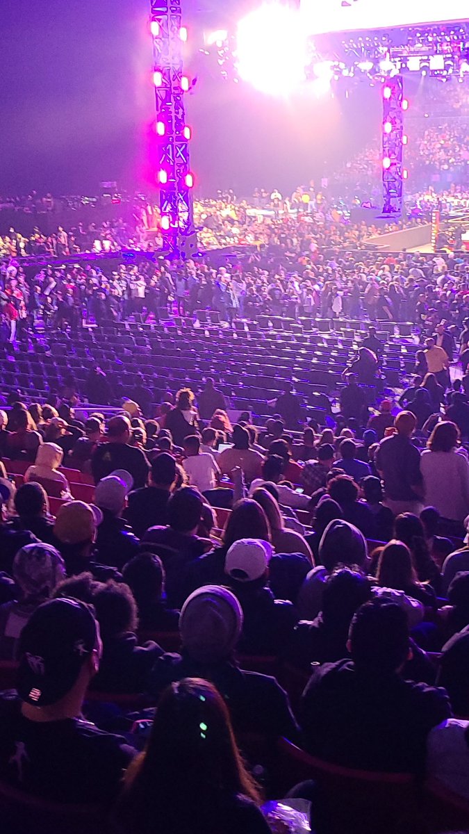 SeanRossSapp's tweet photo. Pyro is MELTING the WrestleMania sign. They evacuated the section https://t.co/fKcLW5vjuu