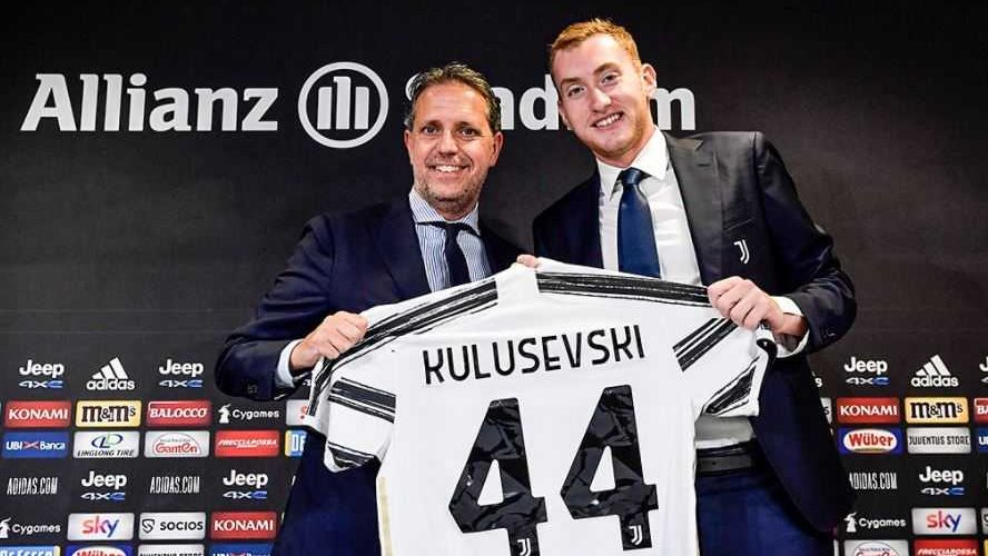 FabrizioRomano's tweet photo. Tottenham and Juventus are preparing paperworks in the night to be signed on Sunday for Dejan Kulusevski deal. He's prepared to fly to London in the coming hours. Loan fee around €5m ⚪️🇸🇪 #THFC 

Spurs are confident to complete also Rodrigo Bentancur deal for €19m plus add ons. https://t.co/4kKQ2t8YVx