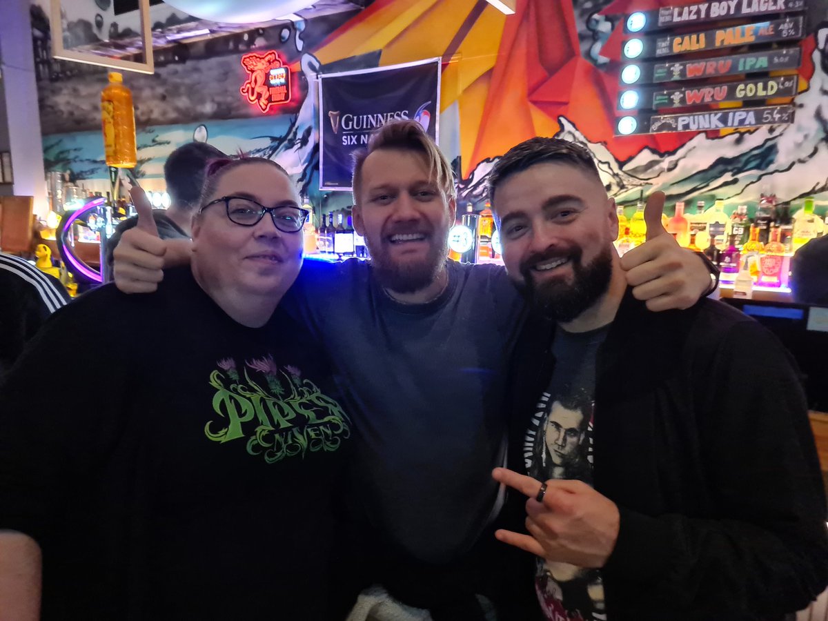 LeanneCulv's tweet photo. You never know who will be at a @HOWrestlingUK party 
@TheLanceCook @MandrewsJunior #HOWRumble https://t.co/vCZ0AdtfGY