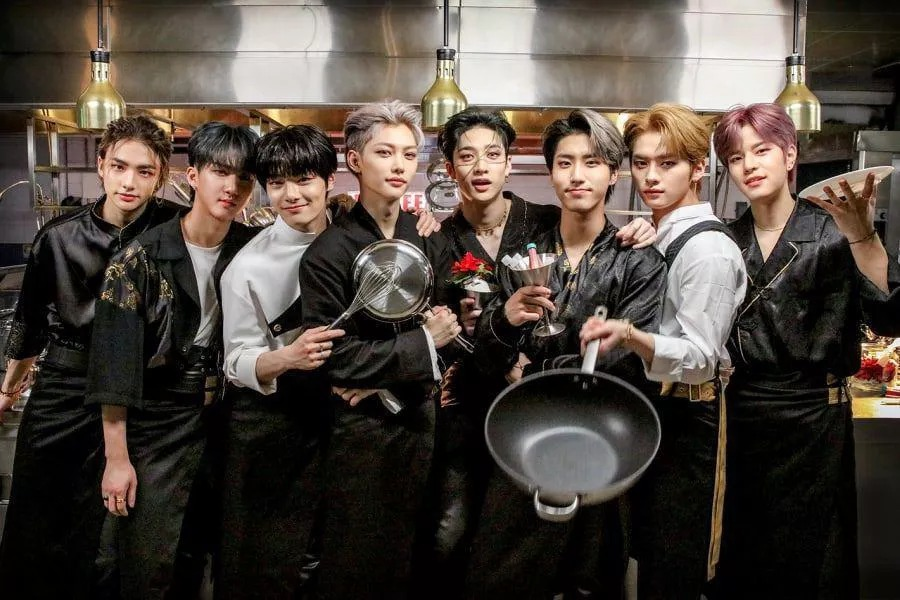 skzlatamproject's tweet photo. God’s Menu es el primer MV de un grupo masculino de la 4ª generación en superar las 300,000,000 (300M) de views.

#StrayKids #스트레이키즈 @Stray_Kids https://t.co/jDgEgziMAb