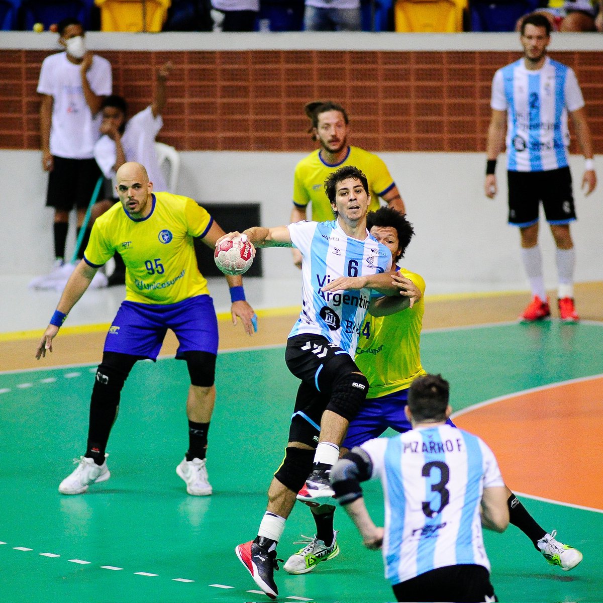 DORREGO_RADIO's tweet photo. #COSCABAL #Mundial2023 #Gladiadores #recife2022
En el clásico sudamericano Argentina cayó 20/17 ante Brasil en la final del Centro Suramericano.
Pese a la derrota, el seleccionado clasificó al Mundial @handball2023 en enero de 2023 en Suecia y Polonia.
PH @CAHandball https://t.co/V032TiNpKh