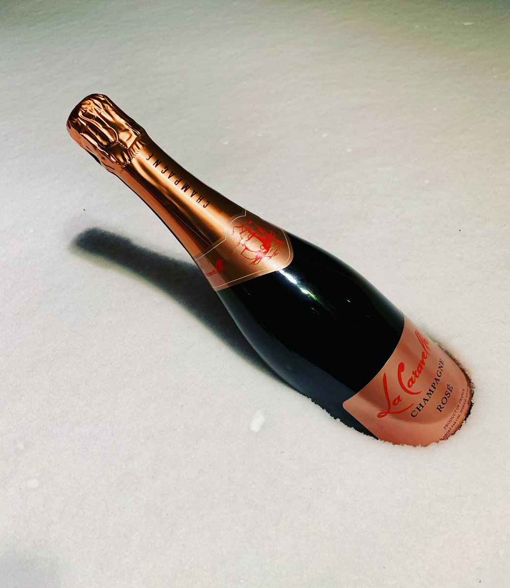 #JackFROTH <a href="/CaravelleChamp/">Rita Jammet</a> La Caravelle Rosé Champagne with <a href="/RamonaRightNow/">Malice In Plunderland</a> - Ice Bucket courtesy of #WinterStormKenan cheers!