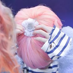 gcfstkio's tweet photo. ╰extrañas a mimi?aqui te dejo a jimin rosita para que lo extrañes mas- 𝒹𝑒𝓋𝒶𝓈𝓉𝒶𝓉𝒾𝓃𝑔 𝓉𝒽𝓇𝑒𝒶𝒹 https://t.co/3VJUw4to64
