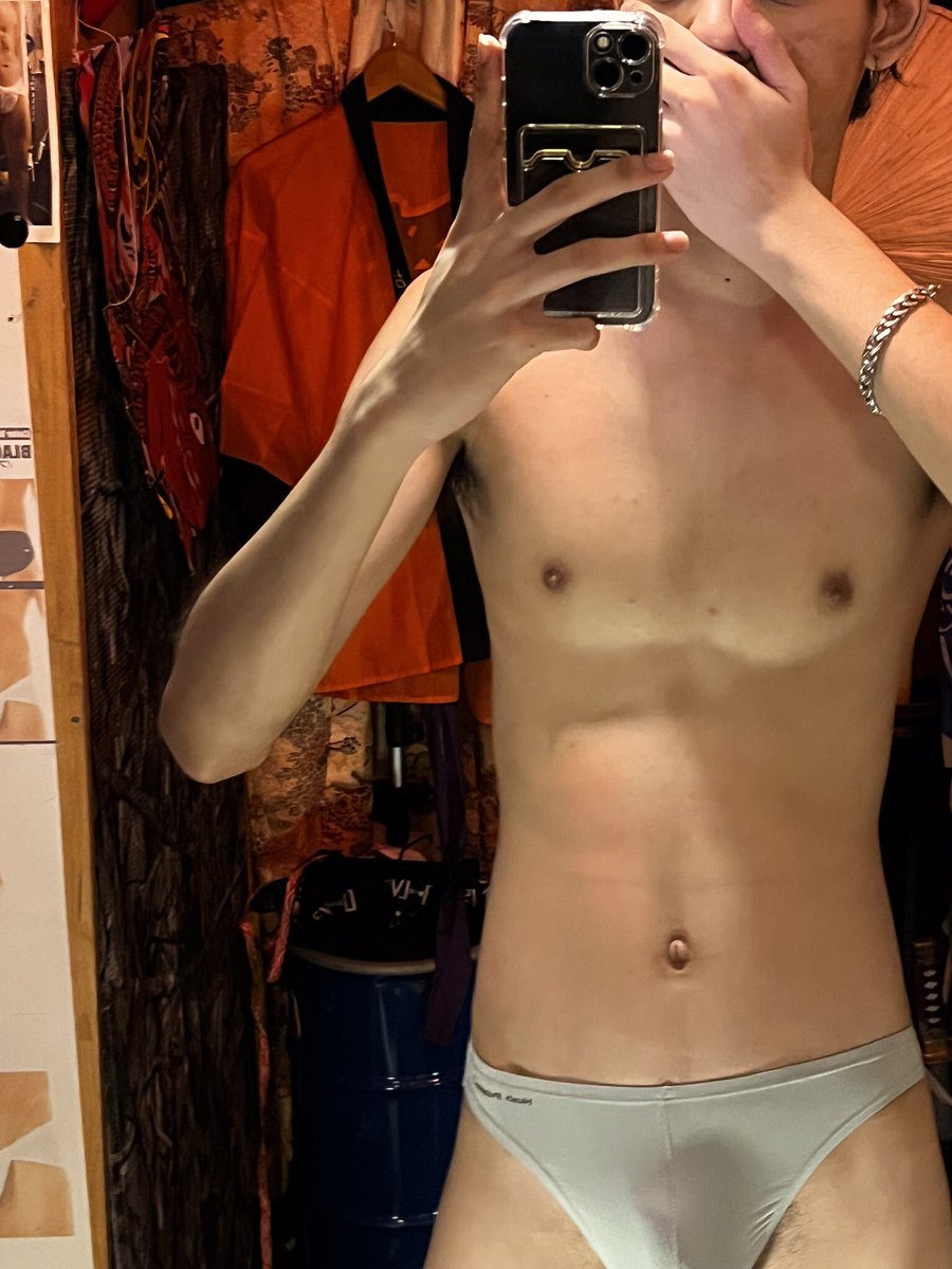 เนื่องในวันเกิดครบรอบ 20ปี จะแจก onlyfans ฟรี 1เดือน 20คน
สุ่มจากคนที่รีทวิตนะค้าบบบ HBD to me🥰