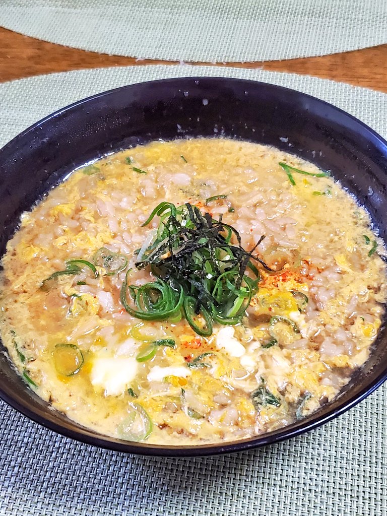 ｓ香 N N 昨夜のラーメン の 残り汁 スープ に ご飯 入れて卵入れて雑炊 T Co Ykpdujcnd2 Twitter