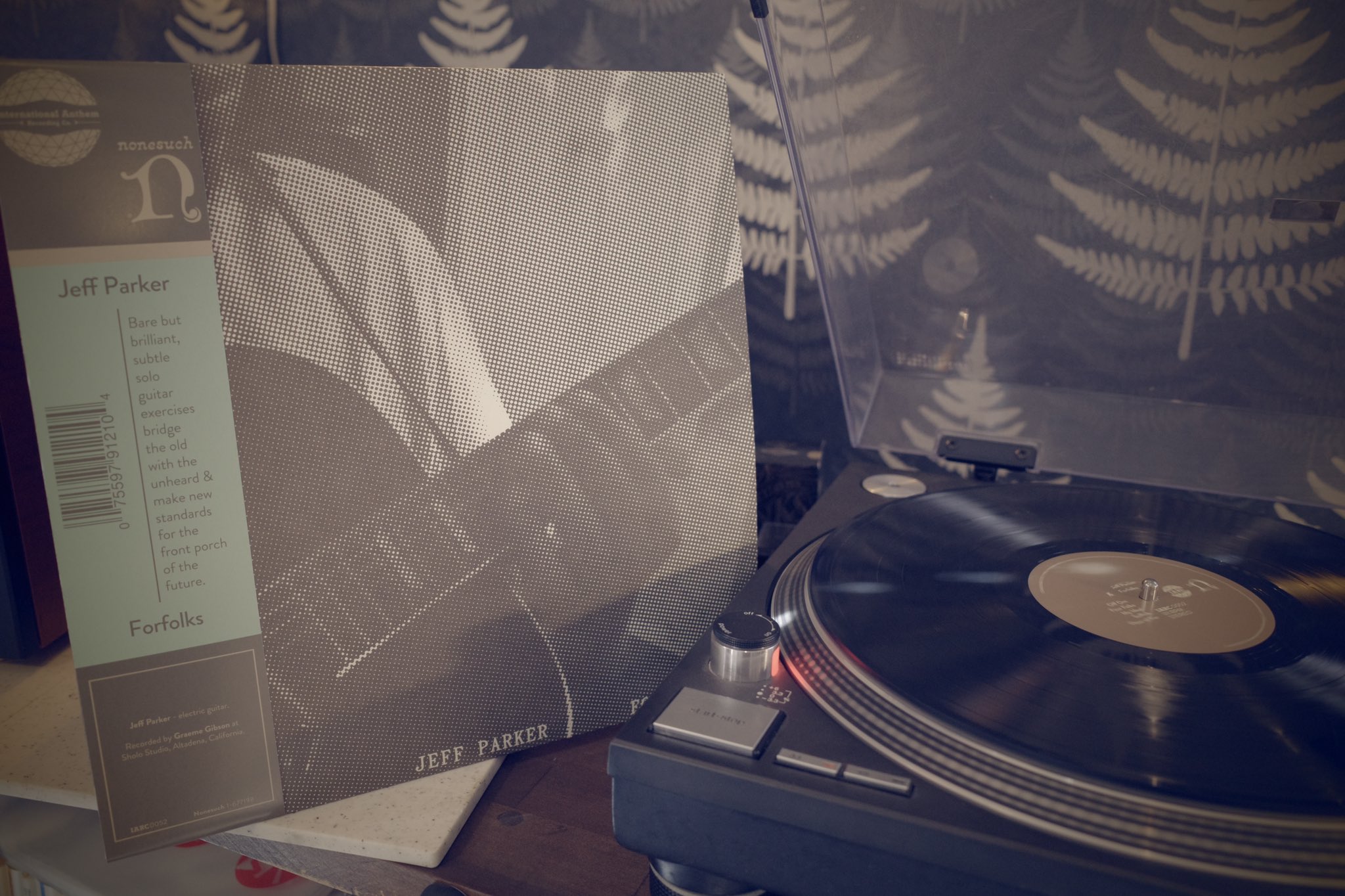 Kazuhiro Mikashima Cafe Walnut Now Playing 最近リリースされた作品の中では個人的にフェイバリットだけど音楽的に店のbgmにはならないかなぁ と思っていましたが意外に大丈夫 Bgmにもいい感じです そう思ってるのは僕だけかもしれませんが