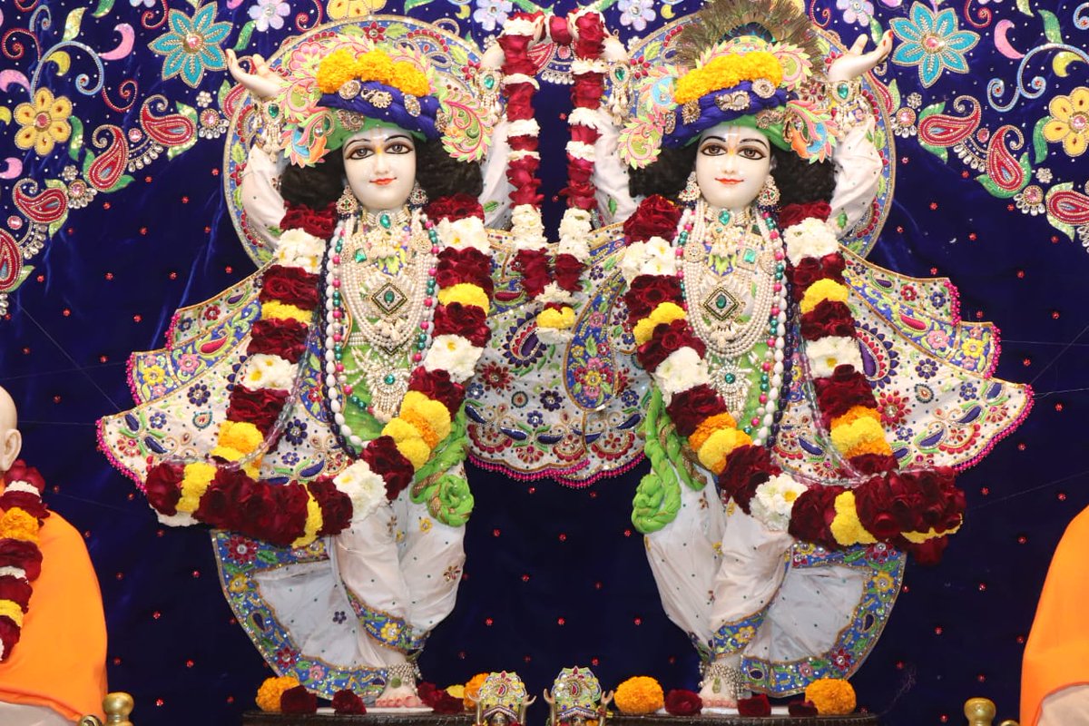 ISKCONahmd's tweet photo. ISKCON Ahmedabad Darshan 
30 Jan 2022
#Dailydarshan #RadhaGovindDev #ISKCONAhmedabad https://t.co/aHMNLUHSLe