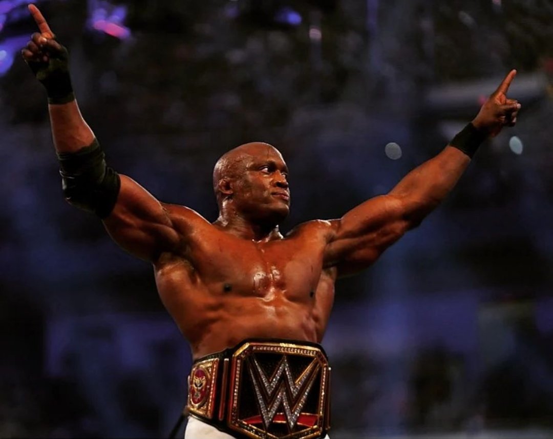 Ulises_RECORD's tweet photo. BOBBY LASHLEY DERROTÓ A LA BESTIA !! 👊🏻

Con ayuda de Roman Reigns, Bobby Lashley vuelve a ser el campeón de la WWE tras derrotar a Brock Lesnar. https://t.co/ViNZOyXjV1