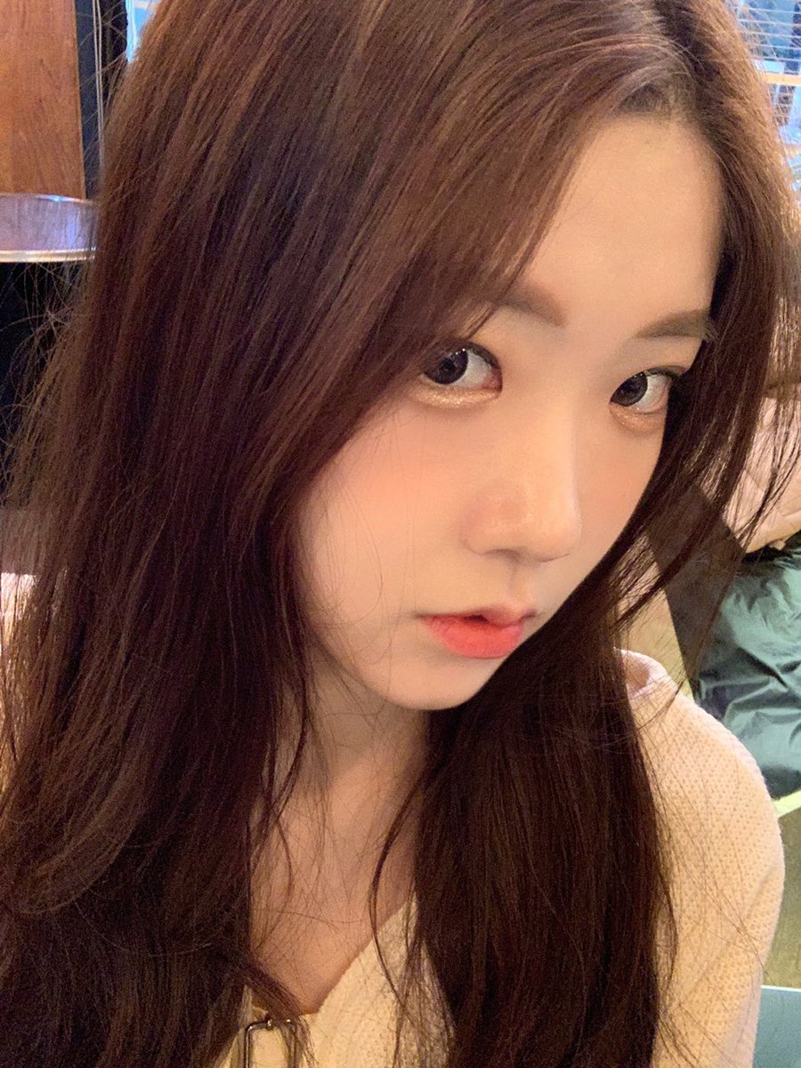 CLASSythsub's tweet photo. ꒰ Trans Update @/Teenage_girls11 ꒱
[#윤채원]
การเปลี่ยนสีผมของฉัน 😎
พวกคุณเลือกอะไร?
ขอให้มีความสุขกับวันหยุดตรุษจีนนะคะ! และ...
สัญญาที่จะอยู่กับแชวอนในปี 2022~😉💖

#YOONCHAEWON
#방과후설렘 #Teenagegirls #MBC #NAVER_NOW https://t.co/bOLobCGYtY