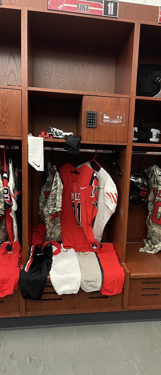 Thankful and blessed to receive another scholarship offer to play football at Central Missouri.  Keep them coming. @CdickC <a href="/jaywilkinson/">Jay Wilkinson</a> <a href="/EarlGill10/">Earl Gill</a> <a href="/coach_rb3/">Robert Beacham III</a>