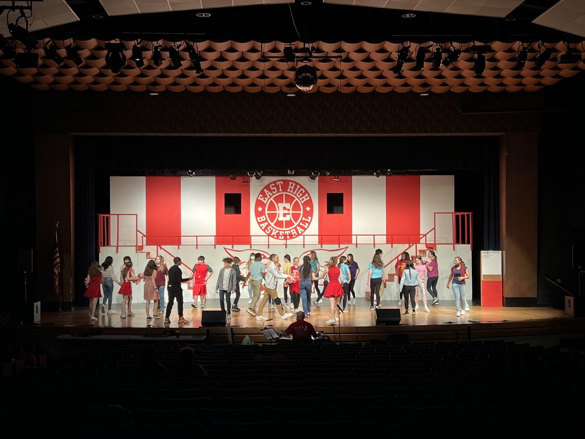 NHSTechCrew's tweet photo. We had a fantastic weekend with the Nordonia Middle School production of High School Musical!!! @JoeSuperintend1 @BryanMSeward https://t.co/Hgda81zSOO