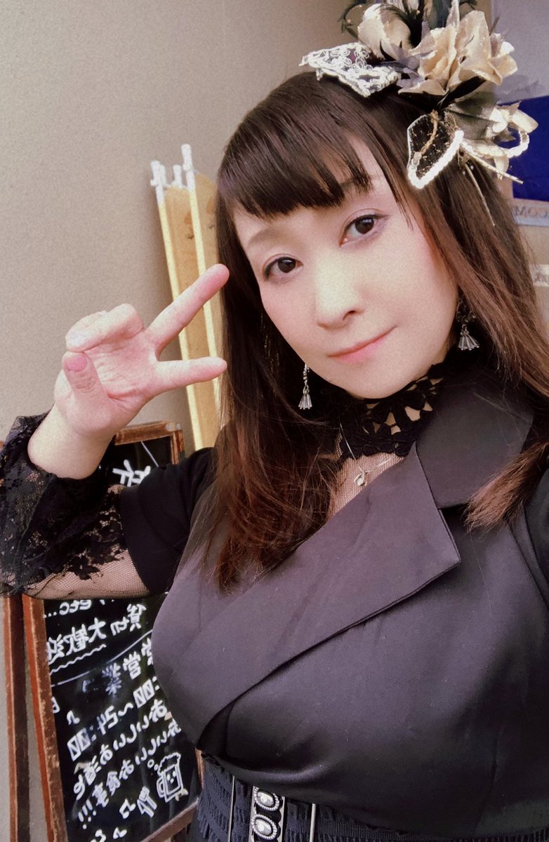 tubaki37's tweet photo. エンタメ倉庫新笑宴オープンマイク始まりました•*¨*•.¸¸♬︎
https://t.co/HwcYb9nfSR
私は9番目なので14:30くらいに出演します(ꕤ ॑꒳ ॑*)ノ https://t.co/FGw8wAByiO