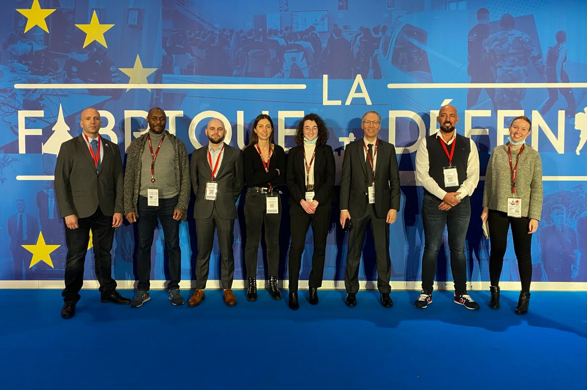 Dernière journée de la #FabriqueDéfense ! Dernière chance pour rencontrer nos équipes sur le stand M28 de l’espace Recherche et Formation. Nous vous attendons nombreux !

#FabriqueDefense #EuropeDefense #NotreDefense #pfue2022