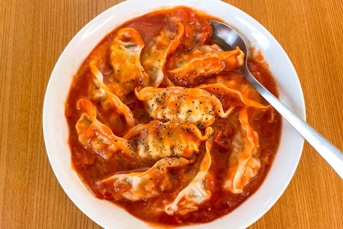 電子レンジで作れちゃうから火を使う必要なし！材料3つで作れる「冷凍餃子」レシピ！