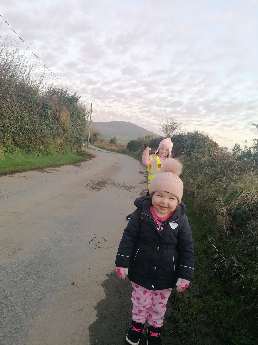 saljoy16's tweet photo. An early morning walk to catch the sunrise for #RathAnIuirAgRith @MrsByrneRNS @RathnureNS @RathnureGAA https://t.co/kmSc8iOXNn