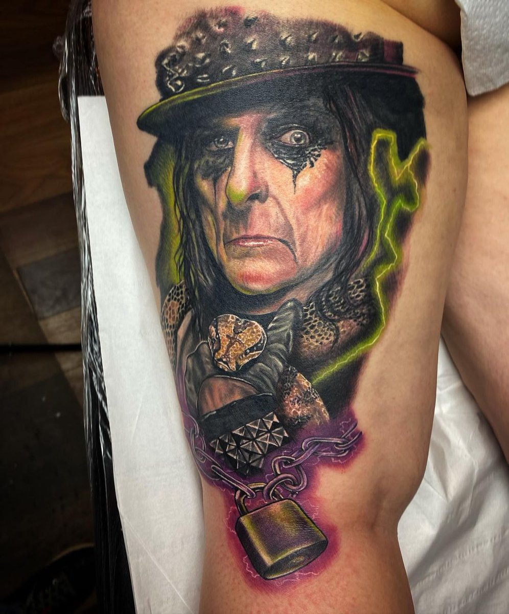 MagnumTattoo's tweet photo. Feed my Frankenstein tattoo from @Ben Carlisle Tattoos  made with #magnumtattoosupplies 👏🏼
.
.
#tattoolifecommunity #tattoolifeyearbook #alicecooper #feedmyfrankenstein #mrniceguy #poison #rocktattoo https://t.co/lg33Yb3yCy