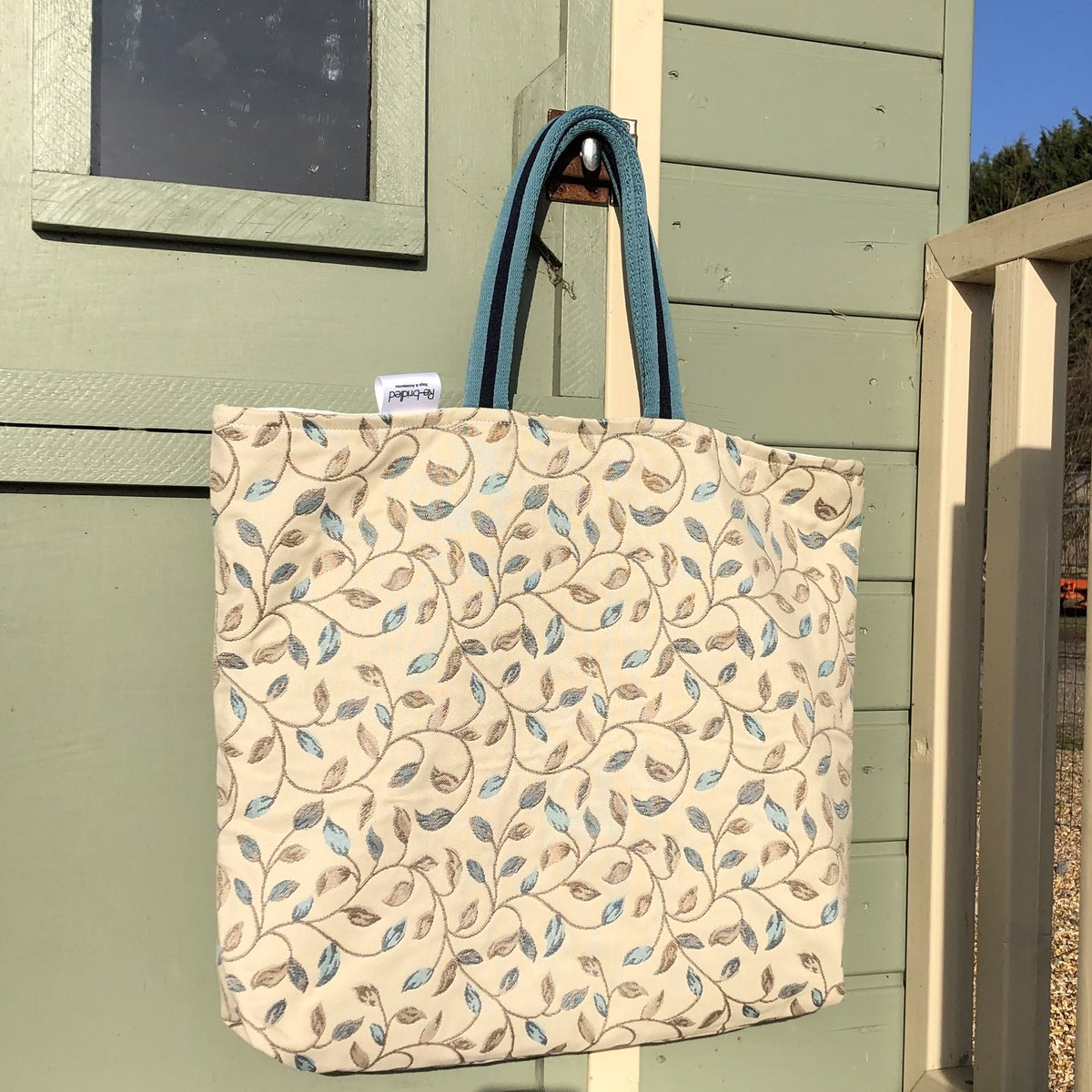 Rebridled's tweet photo. The New Re-Bridled Badminton Handbag Made in the UK 🇬🇧 A statement bag for the discerning equestrian. 
https://t.co/rDOQTRXe4k

#Rebridled #equinehour #dressagehour #horsebloggers #horsechathour #horseandhoof #ponyhour #totallyhorseandpony #showjumpinghour #equestrianhour https://t.co/rLSGYawqoH