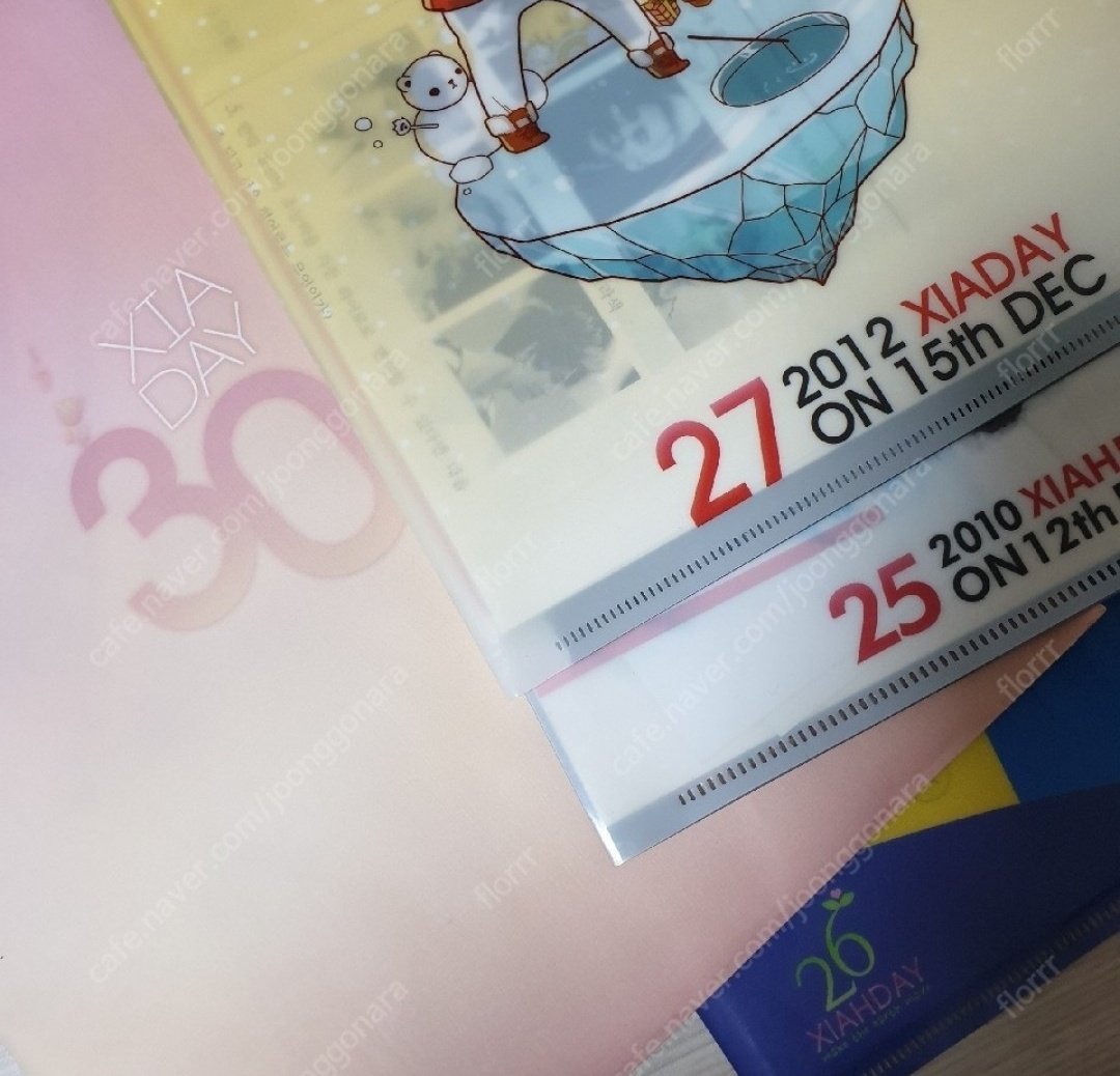 parati1215's tweet photo. #김준수 #샤데이도록 #샤데이굿즈
일괄양도합니다! 운포 15000원 입니다.

샤데이 25,26,27,30 학력평가문제지 &amp;
25,26,30 도록, 포토북 https://t.co/aS2oDfLa7t