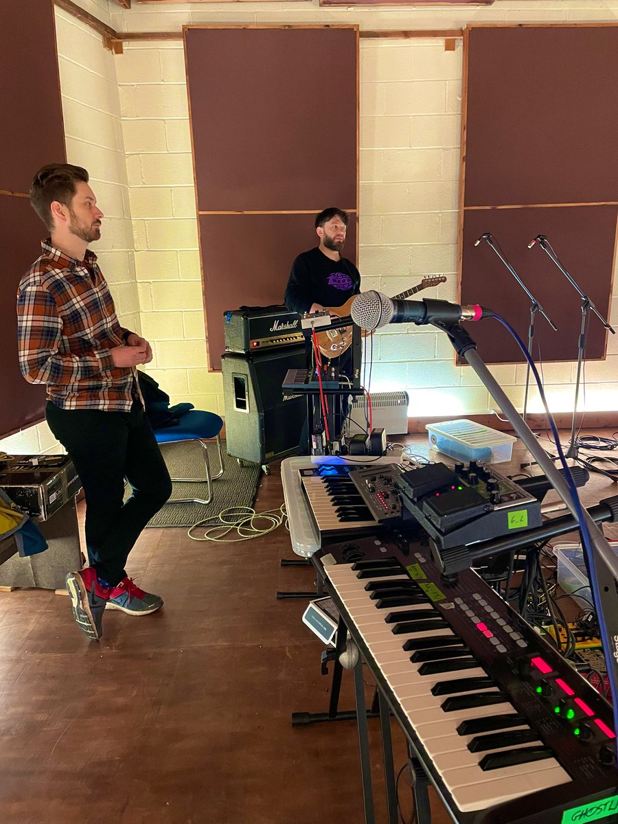 GhostlawnsCF's tweet image. Great to be back at @MusicboxCardiff writing again yesterday, and trying out new gear 😉 /// nol yn y box! 🙌