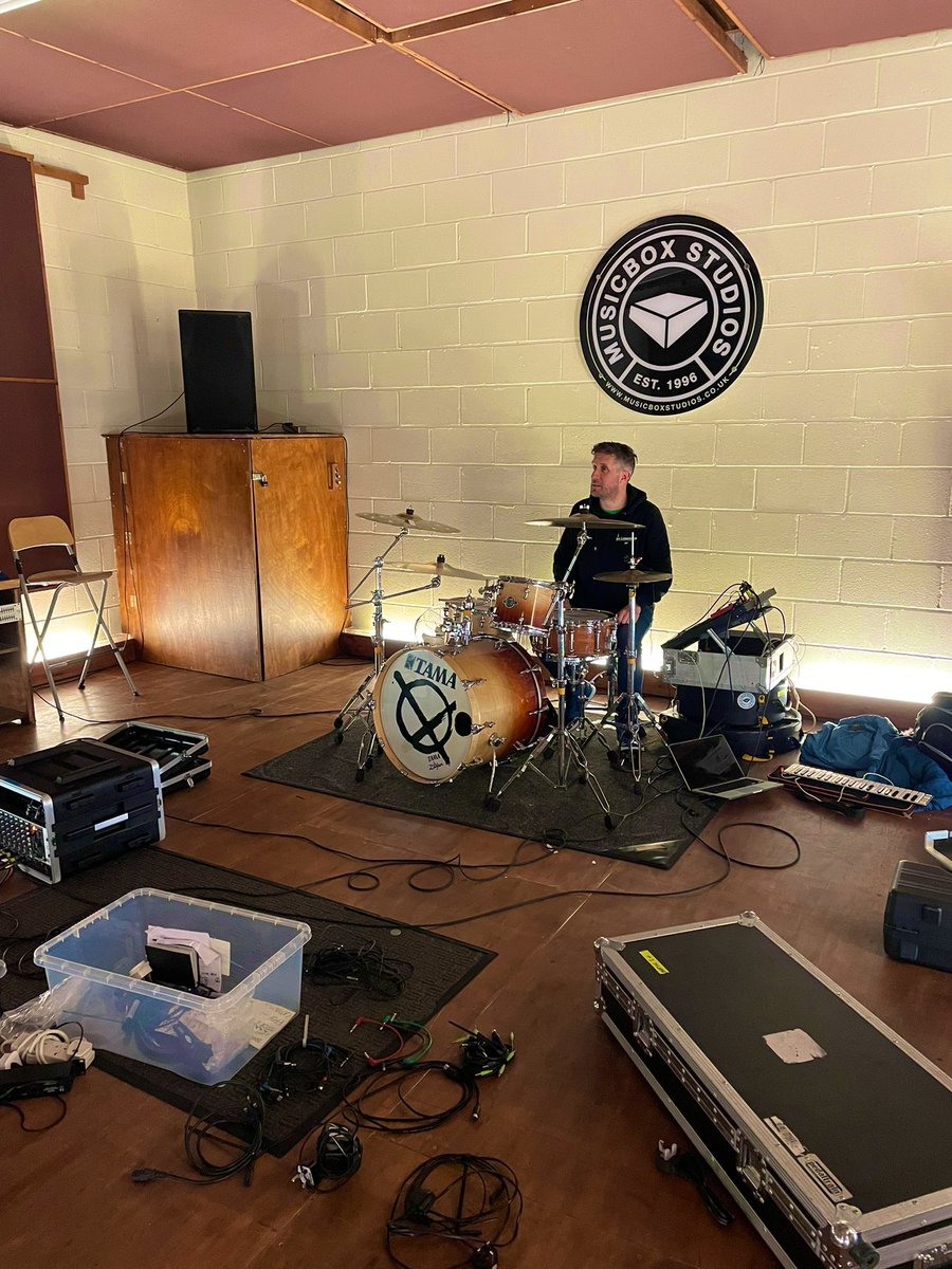 GhostlawnsCF's tweet image. Great to be back at @MusicboxCardiff writing again yesterday, and trying out new gear 😉 /// nol yn y box! 🙌